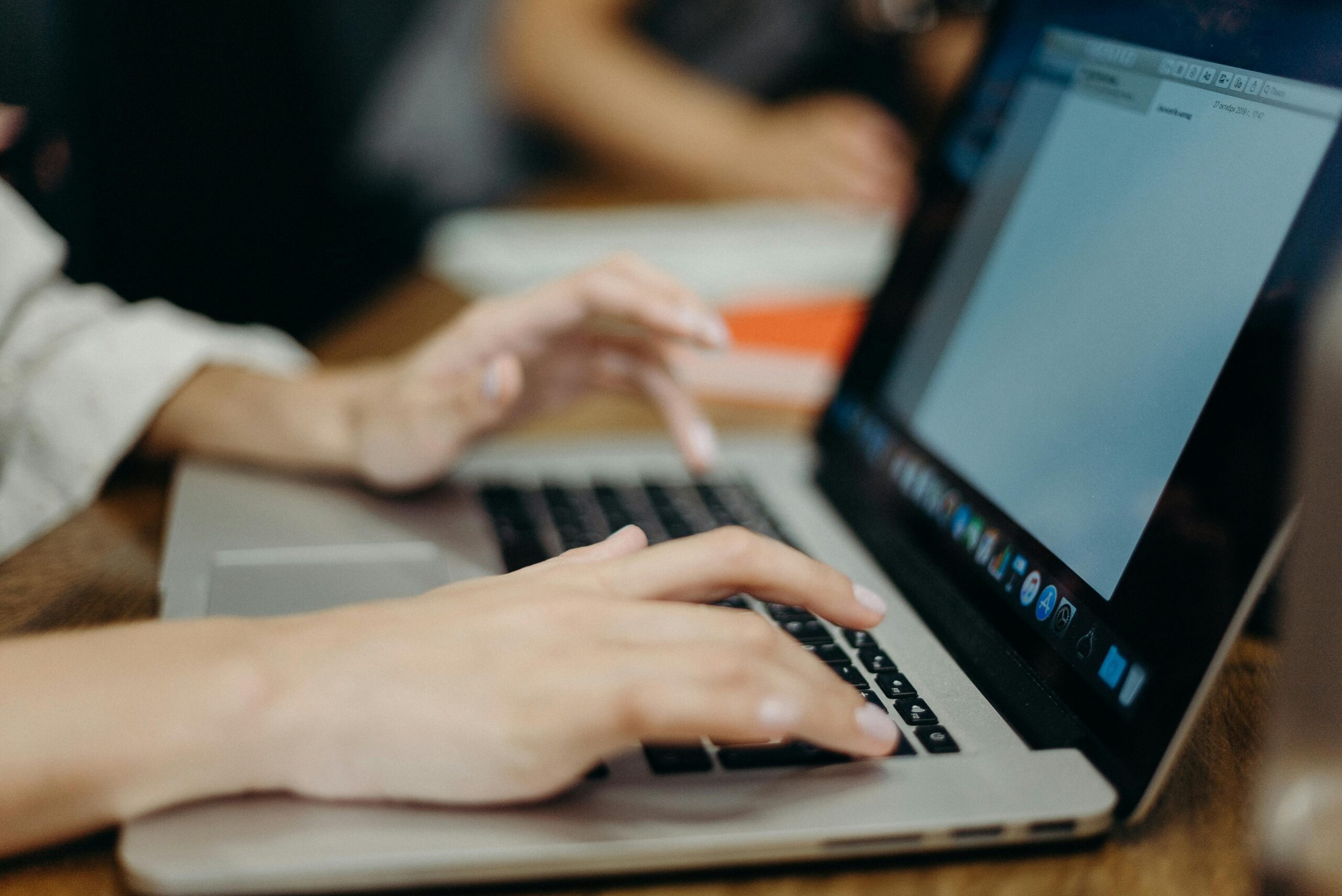 Temukan Ide Tulisan yang Selalu Dicari Pembaca Online